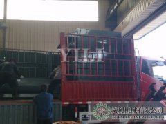 正在装车预备发货的脉冲除尘器